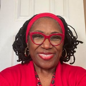 Meet your Posher, Regina